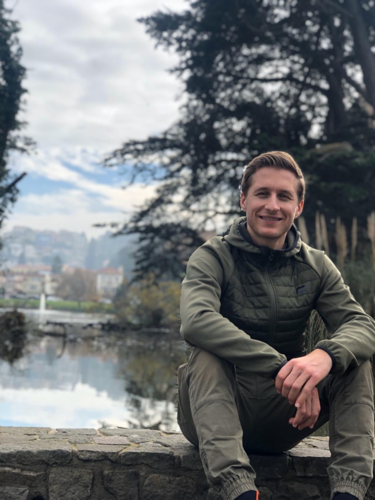 Dominik Schlesiger, Knie-Experte und Personal Trainer in Memmingen, Ulm & dem Allgäu